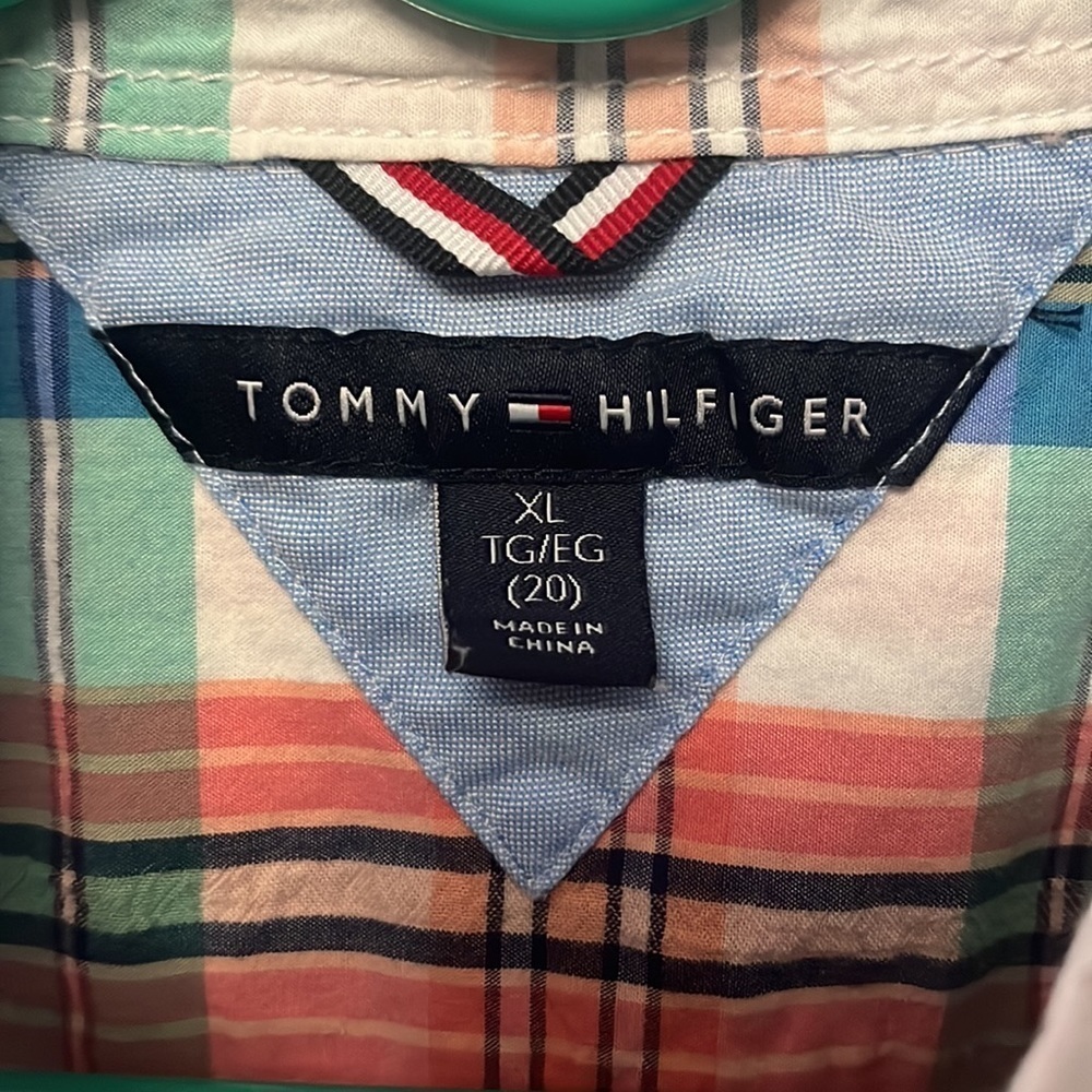 Tommy Hilfiger Button Up - Picture 3 of 3